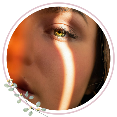 one side of a face, light shaft on eye
